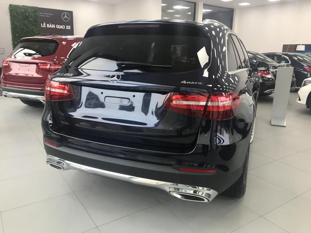 Mercedes-Benz GLC-Class GLC250 2018 - Bán Mercedes GLC250 An toàn, thể thao, cá tính và mạnh mẽ, giá tốt giao ngay. LH 0965075999