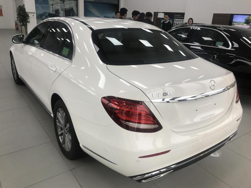 Mercedes-Benz E class E200 2018 - Bán Mercedes E200, full màu giá tốt nhất VBB, giao ngay - LH 0965075999