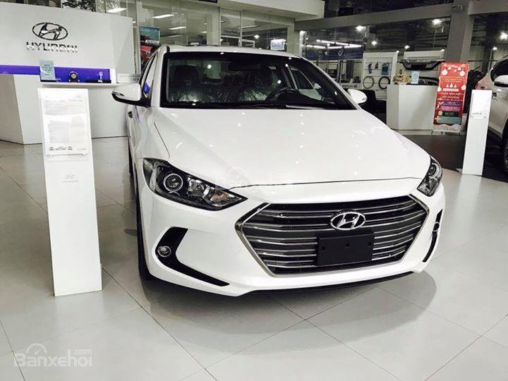 Hyundai Elantra 1.6 MT 2018 - Giá xe Elantra Đà nẵng, xe có sẵn giao ngay, hỗ trợ vay 80% xe, LH: Hữu Hân 0902 965 732 - 0912 966 222