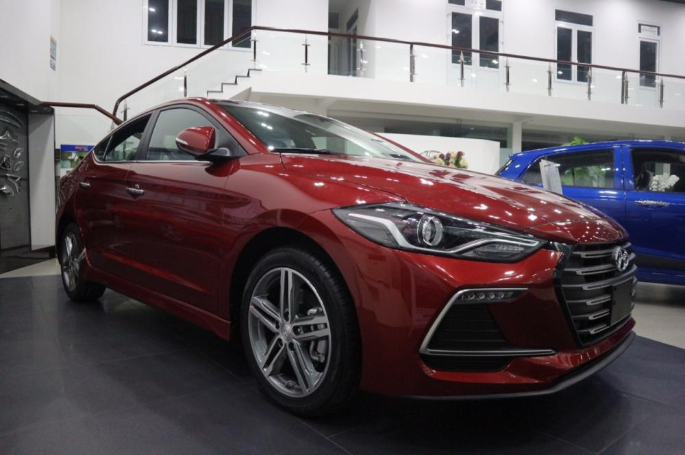 Hyundai Elantra 1.6 Turbo  2019 - Vũng Tàu _Xe sẵn chỉ với 203tr + Hyundai Elantra Sport 2019 + Hỗ trợ trả góp_KM ngay liên hệ zalo 0933.222.638