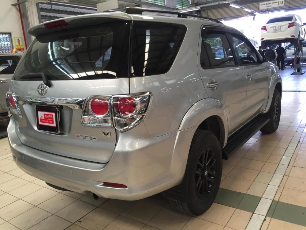 Toyota Fortuner 2014 - Bán Toyota Fortuner máy xăng số tự động, màu bạc đời 2014