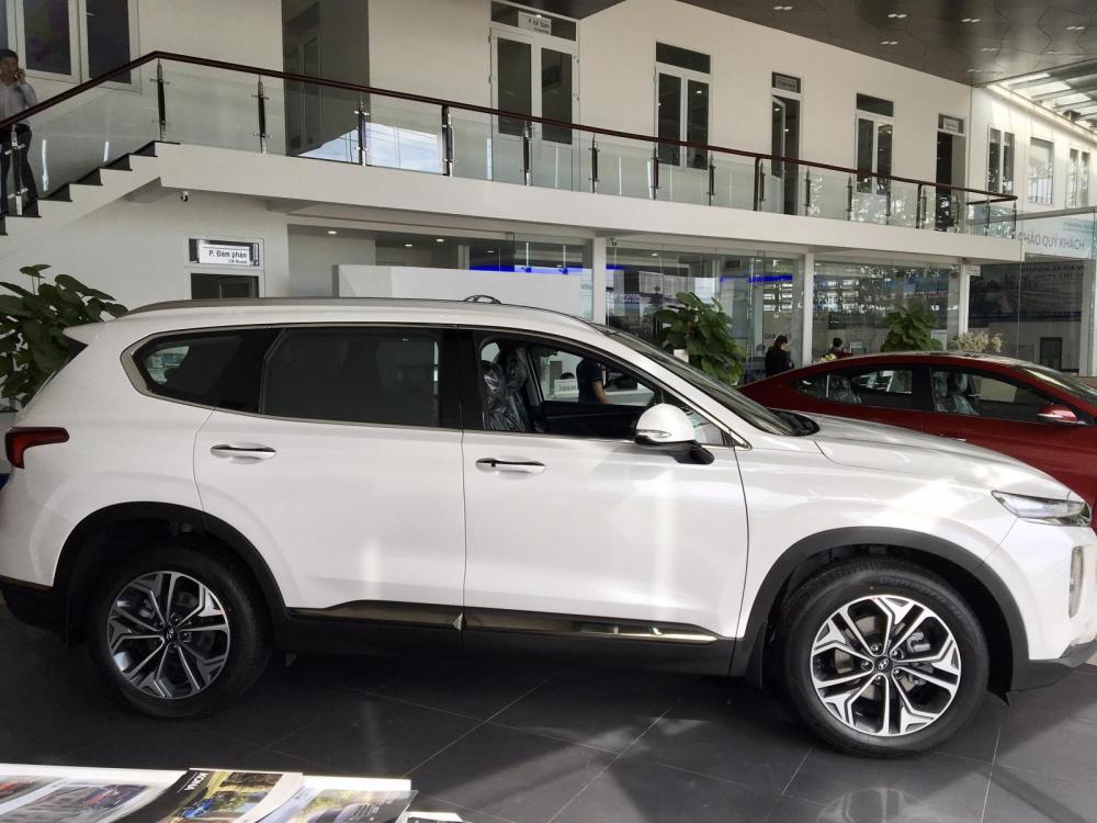 Hyundai Santa Fe 2.4 AT 2019 - Vũng Tàu _xe sẵn giao ngay_Hyundai Santafe 2019, chỉ 435tr hỗ trợ góp + tặng gói phụ kiện hấp dẫn, LH 0933222638