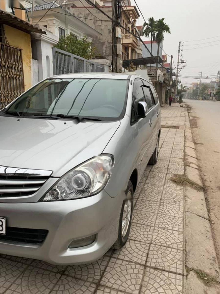 Toyota Innova G 2010 - Cần bán Toyota Innova G năm 2010, màu bạc 