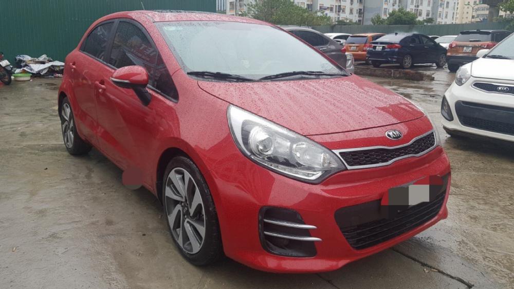 Kia Rio 2015 - Cần bán xe Kia Rio sản xuất 2015 màu đỏ, giá tốt, xe nhập