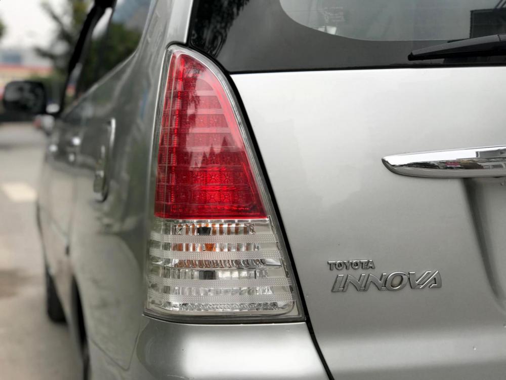 Toyota Innova 2.0G 2010 - Bán Toyota Innova 2.0G SX 2010, màu bạc