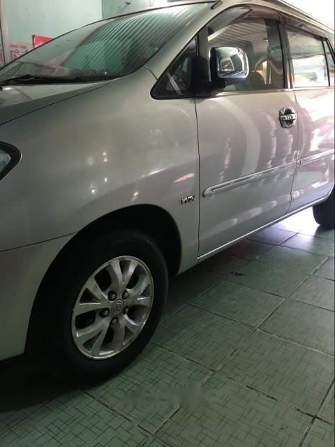 Toyota Innova   2008 - Cần bán lại xe Toyota Innova đời 2008, màu bạc, 393 triệu