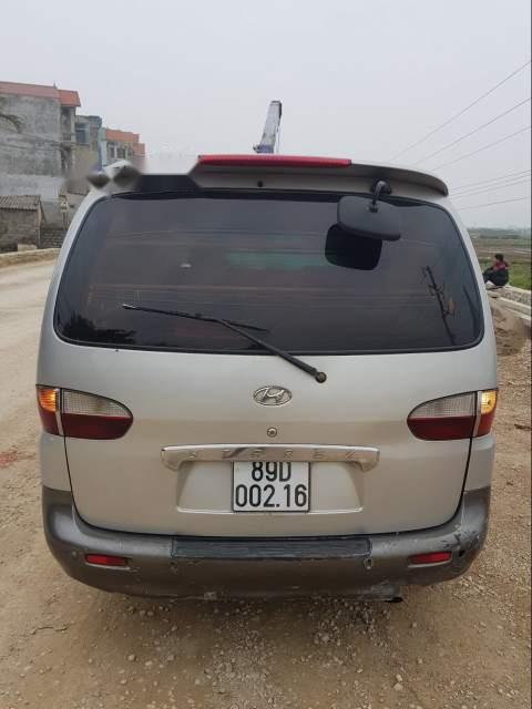 Hyundai Starex 2002 - Bán Hyundai Starex đời 2002, màu bạc 