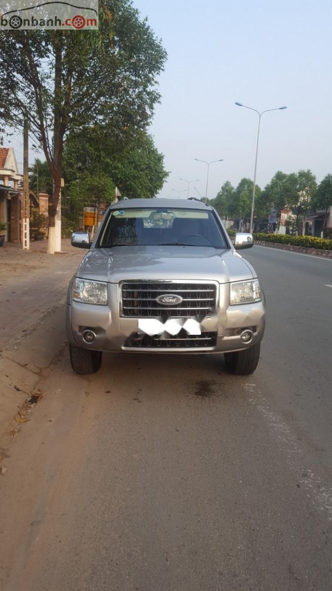 Ford Everest 2.5L 4x2 MT 2008 - Bán xe Ford Everest sản xuất năm 2008, đăng ký lần đầu năm 2009, số tay, máy dầu, màu bạc