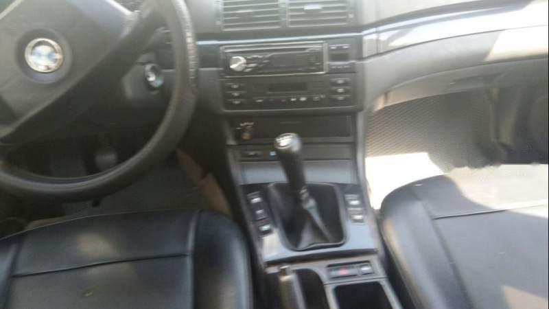 BMW 3 Series 2000 - Cần bán lại xe BMW 3 Series 2000, màu đen, 140tr
