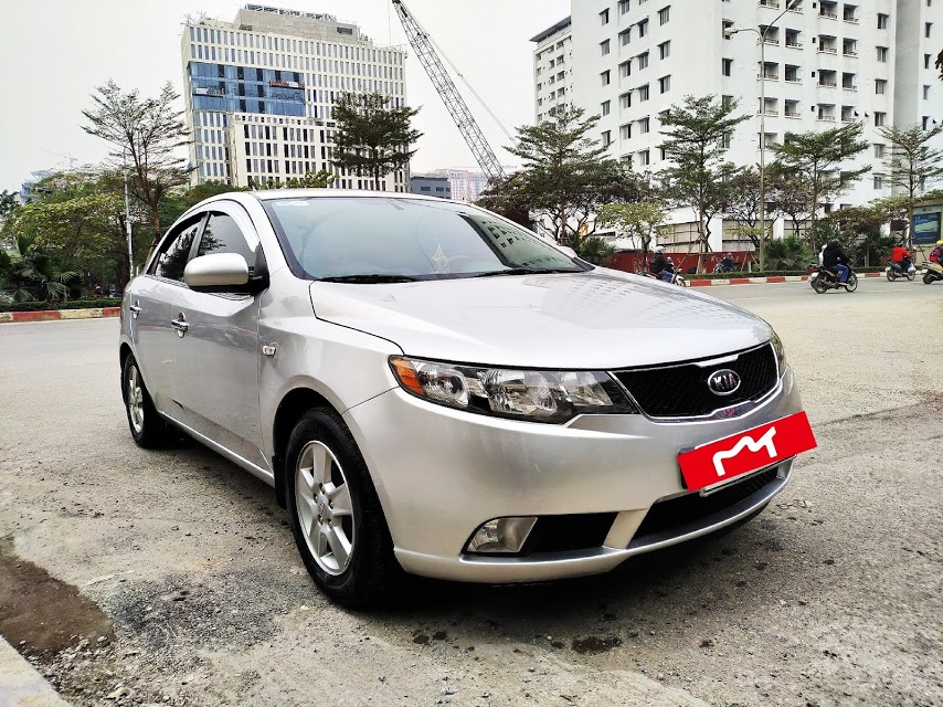 Kia Forte 2011 - Cần bán Kia Forte sản xuất 2011, màu bạc, nhập khẩu, giá chỉ 355 triệu 