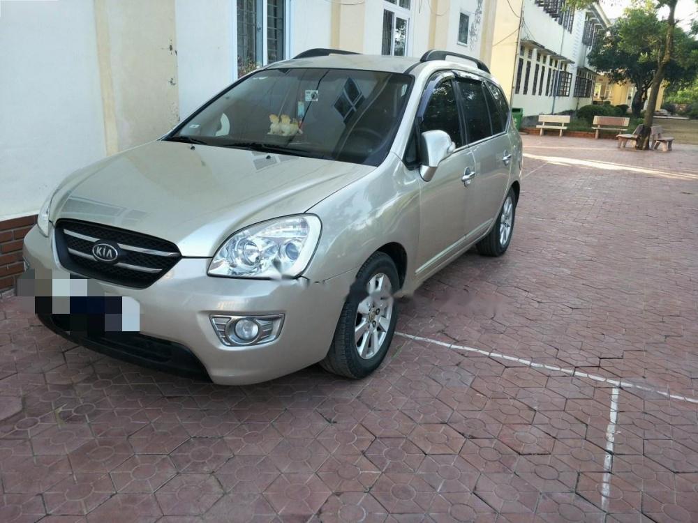 Kia Carens LX 1.6 MT 2010 - Gia đình bán gấp Kia Carens LX 1.6 MT năm 2010, màu vàng