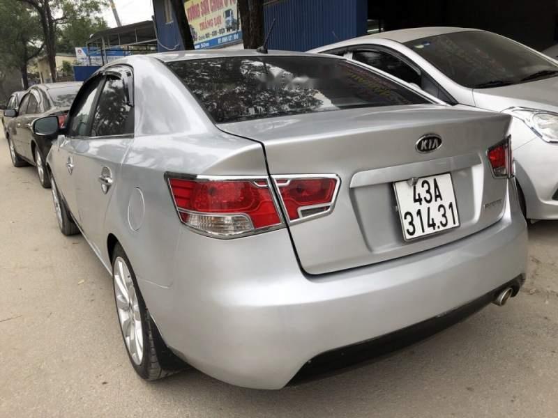 Kia Forte   2010 - Cần bán Kia Forte đời 2010, màu bạc chính chủ, giá chỉ 285 triệu