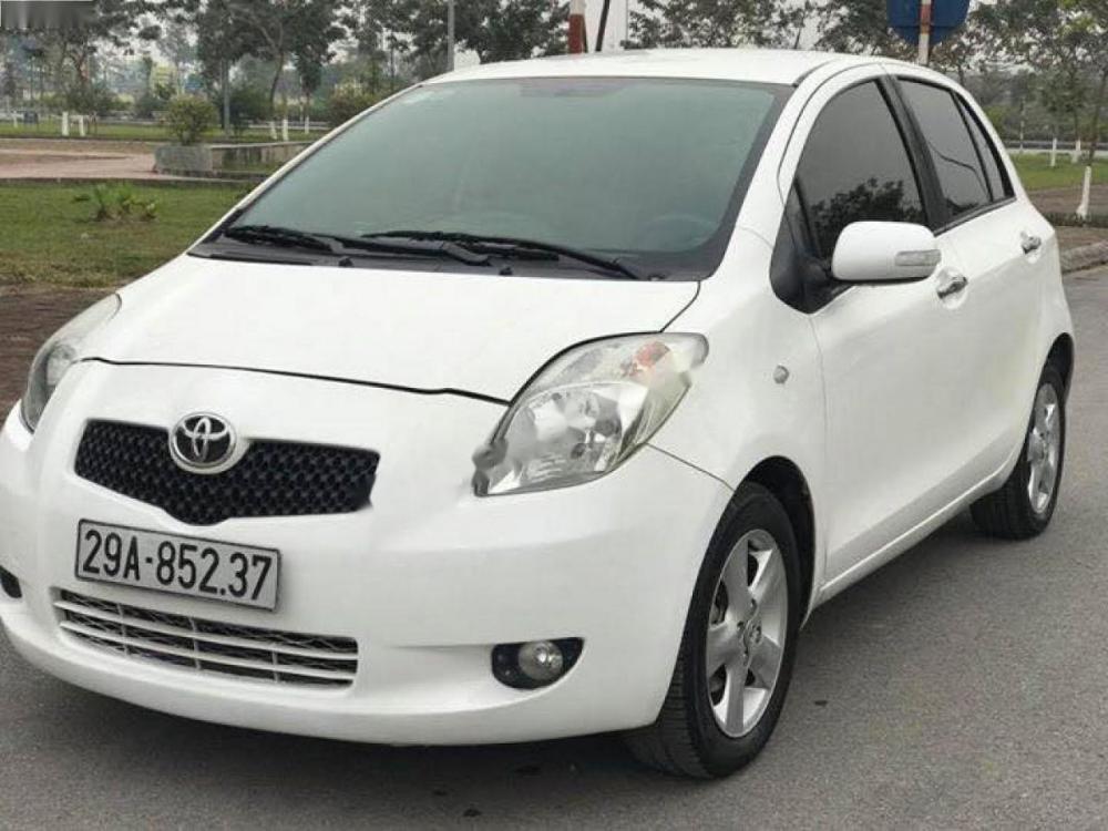 Toyota Yaris 1.3 AT 2007 - Bán Toyota Yaris năm sản xuất 2007, màu trắng, xe nhà đi còn rất đẹp, nội thất full