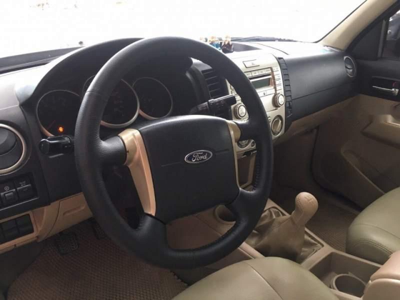 Ford Everest 2010 - Bán xe Ford Everest sản xuất năm 2010, màu đen, 465 triệu