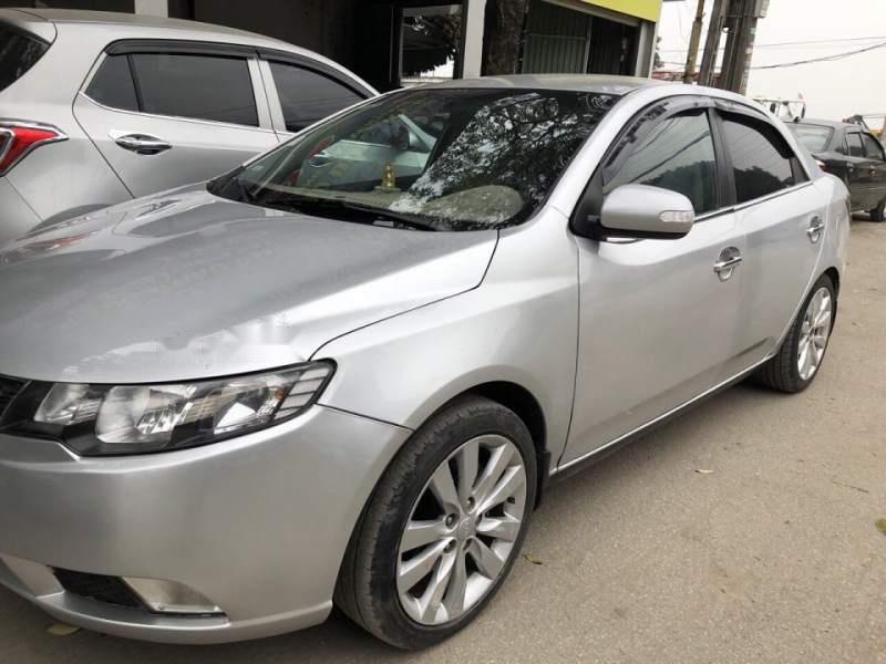 Kia Forte   2010 - Cần bán Kia Forte đời 2010, màu bạc chính chủ, giá chỉ 285 triệu