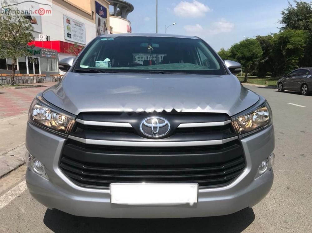 Toyota Innova G 2017 - Bán Toyota Innova G (số tự động) xe như mới, mua 6/2017, bảo dưỡng miễn phí trong hãng