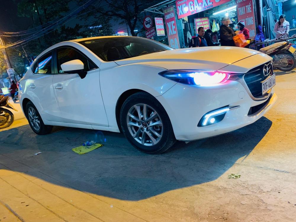 Mazda 3 Facelift 2017 - Bán ô tô Mazda 3 Facelift 2017, màu trắng 