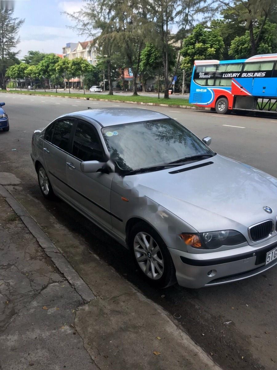 BMW 3 Series 318i AT 2003 - Bán BMW 3 Series 318i AT năm 2003, màu bạc, xe còn rất mới