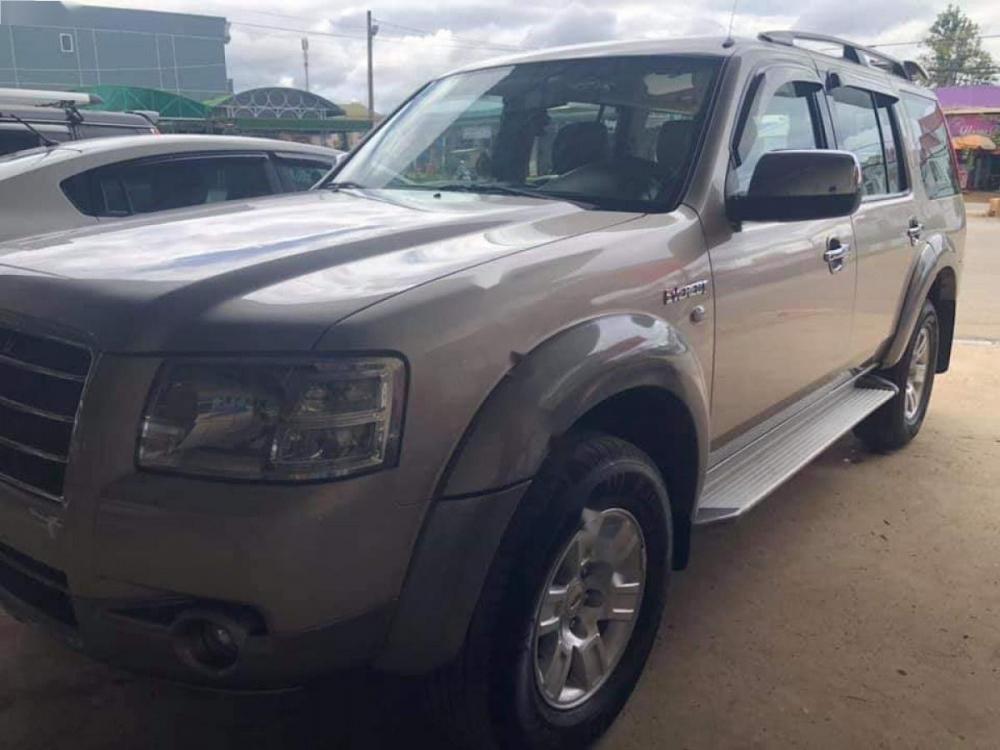 Ford Everest 2.6L 4x2 MT 2007 - Bán Ford Everest Sx 2007, màu ghi vàng, xe đẹp, máy êm, gầm bệ chắc chắn