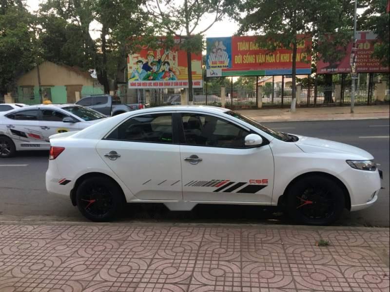 Kia Forte 2010 - Cần bán xe Kia Forte năm 2010, màu trắng, 330tr