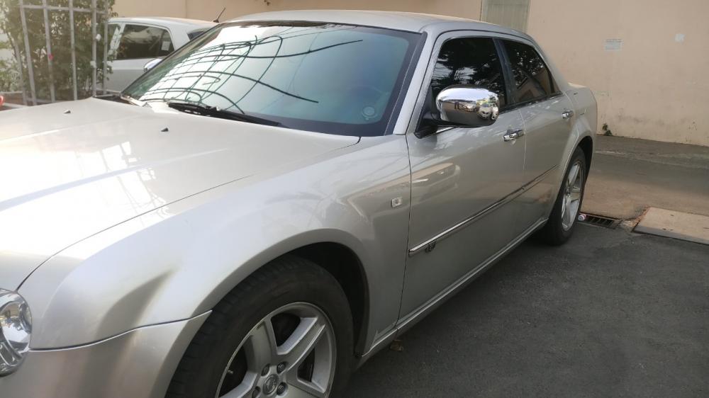 Chrysler 300C 300C 2010 - Cần bán Siêu xe Chrysler 300C 2.7 V6 màu bạc, giá 820 triệu