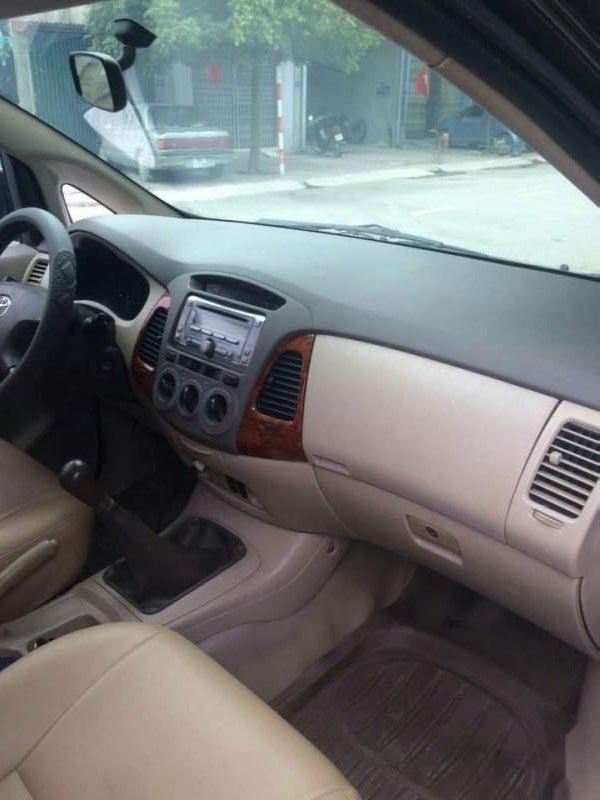 Toyota Innova 2006 - Bán xe Toyota Innova 2006, màu đen ít sử dụng