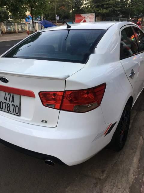 Kia Forte 2010 - Cần bán xe Kia Forte năm 2010, màu trắng, 330tr