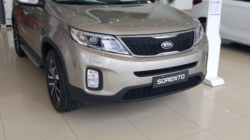 Kia Sorento 2019 - Bán xe Kia Sorento sản xuất năm 2019, màu vàng cát