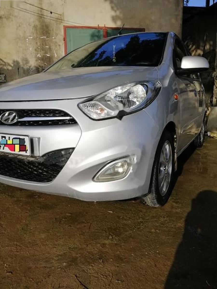 Hyundai i10 1.1 MT 2011 - Bán Hyundai i10 1.1 MT 2011, màu bạc, nhập khẩu, xe đẹp