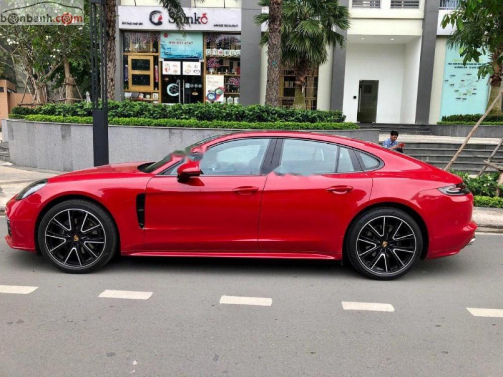 Porsche Panamera 2017 - Cần bán gấp Porsche Panamera năm 2017, màu đỏ, nhập khẩu nguyên chiếc chính chủ