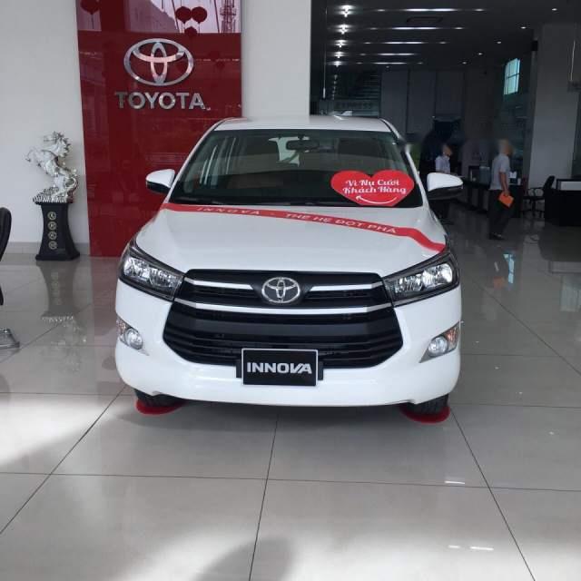 Toyota Innova  2.0E MT 2019 - Bán Toyota Innova 2.0E MT năm 2019, màu trắng