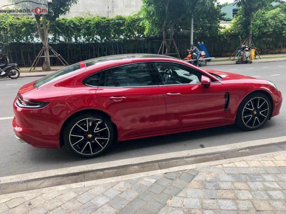 Porsche Panamera 2017 - Cần bán gấp Porsche Panamera năm 2017, màu đỏ, nhập khẩu nguyên chiếc chính chủ