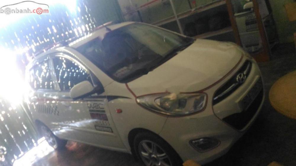 Hyundai i10 2011 - Bán ô tô Hyundai i10 2011, màu trắng, nhập khẩu, 260tr 