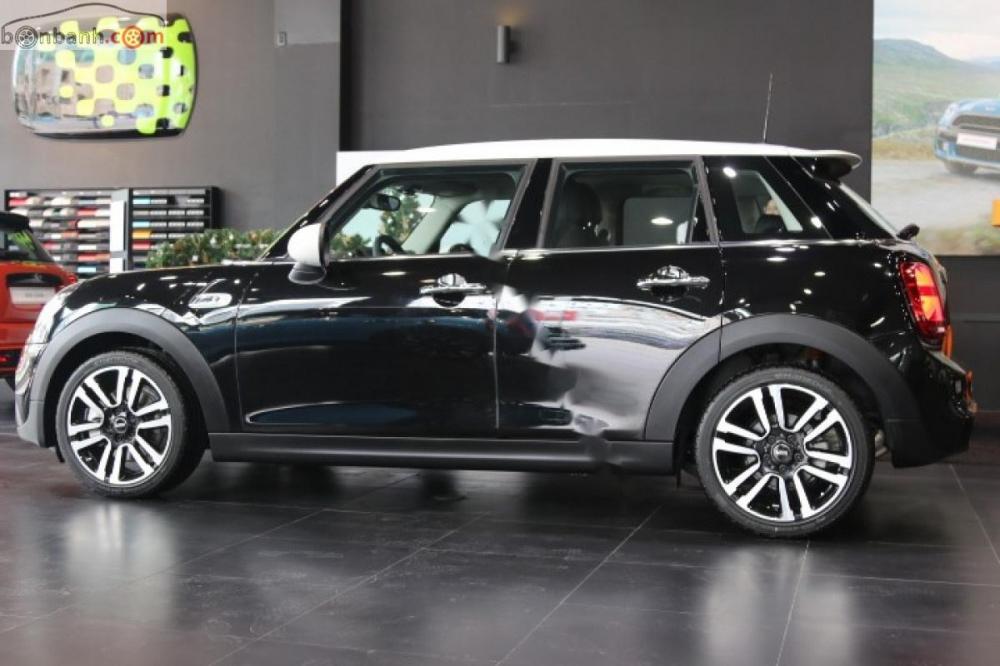 Mini Cooper S 5Dr 2018 - Bán xe Mini Cooper S 5 Doors LCI model 2019, màu Midnight Black, nhập khẩu từ Anh Quốc, có xe giao ngay