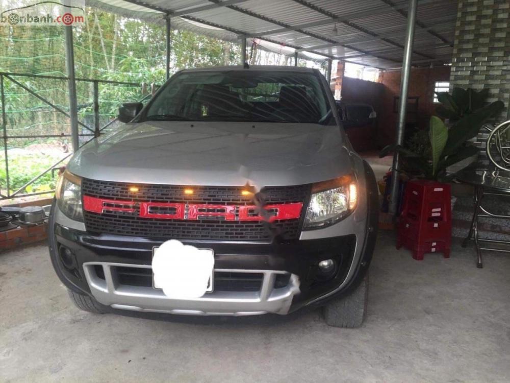 Ford Ranger 2014 - Cần bán lại xe Ford Ranger sản xuất 2014, màu bạc, xe đẹp