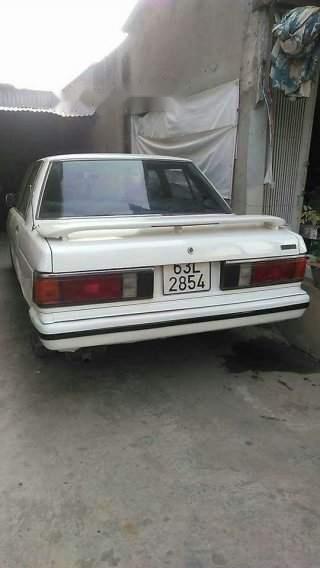 Nissan Bluebird   1985 - Bán xe Nissan Bluebird đời 1985, màu trắng, xe nhập