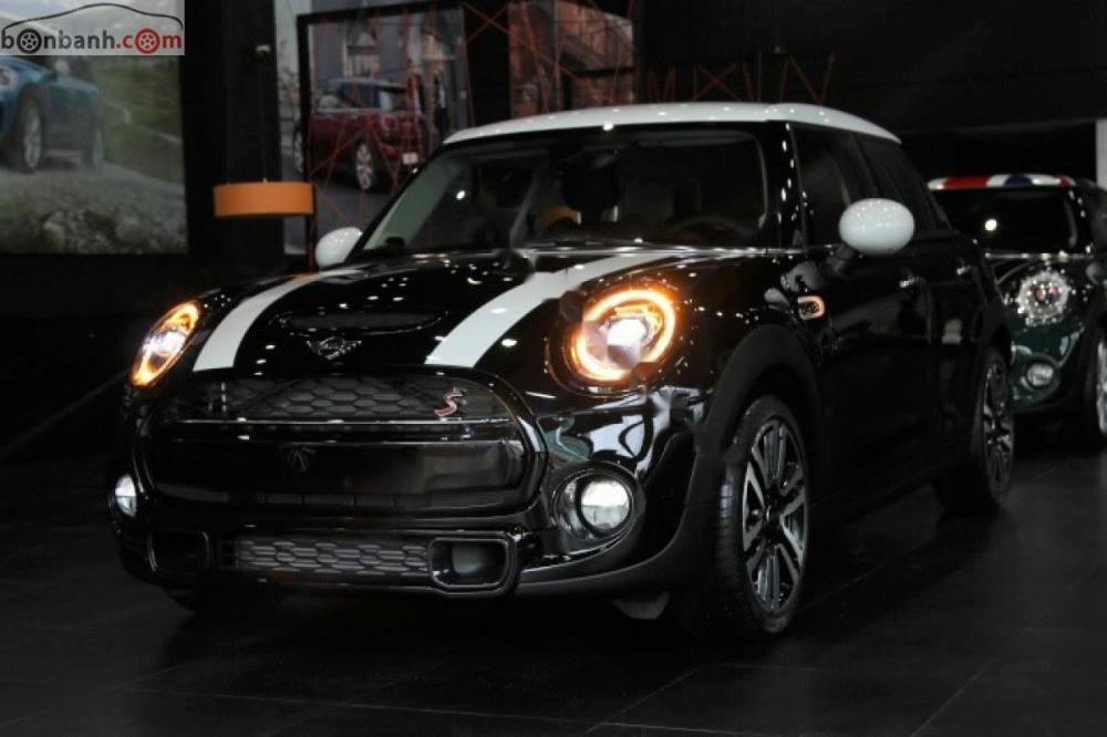 Mini Cooper S 5Dr 2018 - Bán xe Mini Cooper S 5 Doors LCI model 2019, màu Midnight Black, nhập khẩu từ Anh Quốc, có xe giao ngay