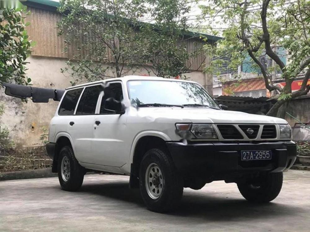 Nissan Patrol 1998 - Bán xe Nissan Patrol sx 1998, xe 6 chỗ ngồi, màu trắng