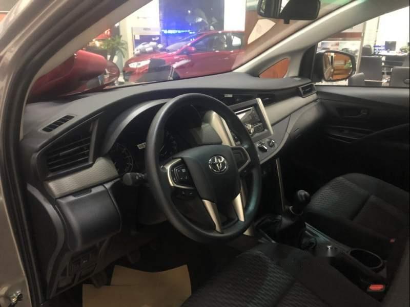 Toyota Innova   2.0E 2019 - Cần bán gấp Toyota Innova 2.0E đời 2019, màu bạc, 771tr