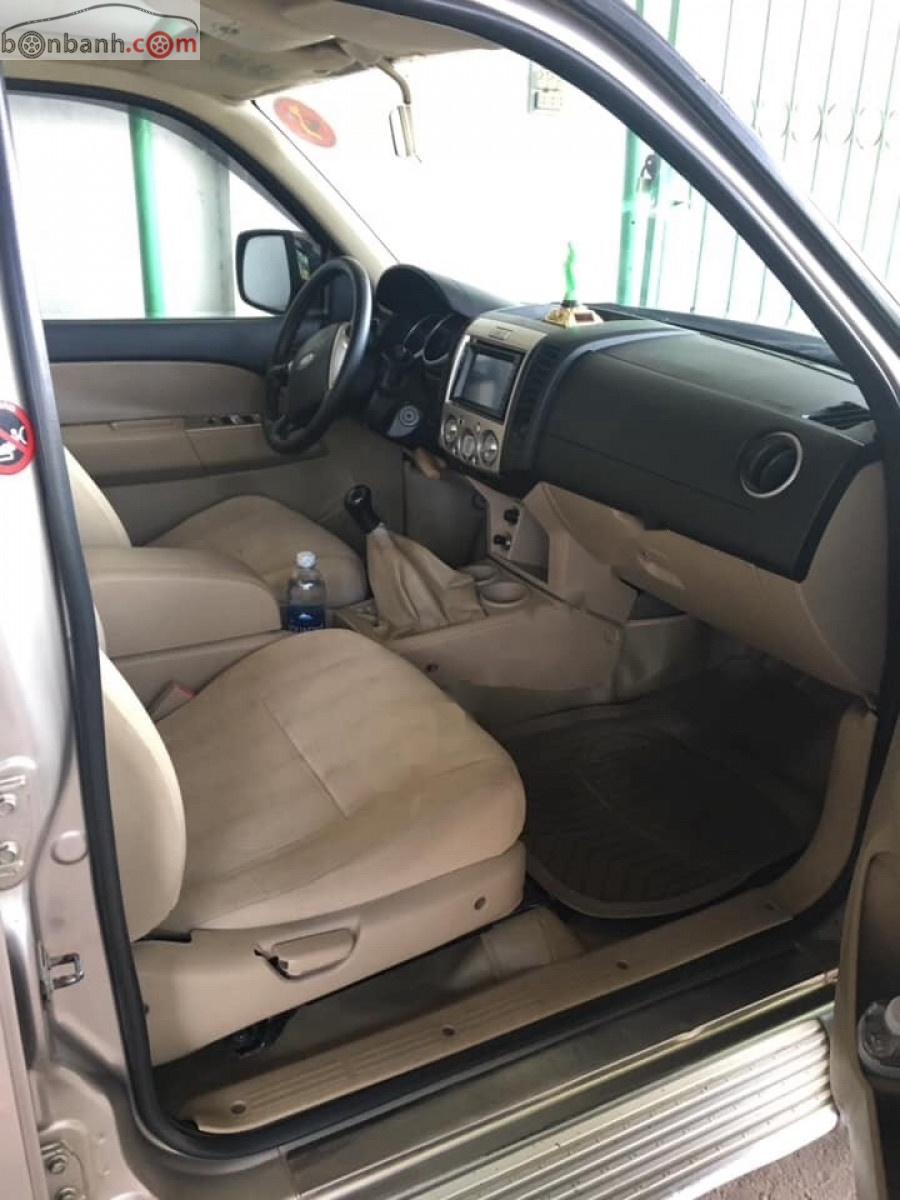 Ford Everest 2.5L 4x2 MT 2008 - Cần bán Ford Everest 2.5L 4x2 MT sản xuất 2008, 7L/100km