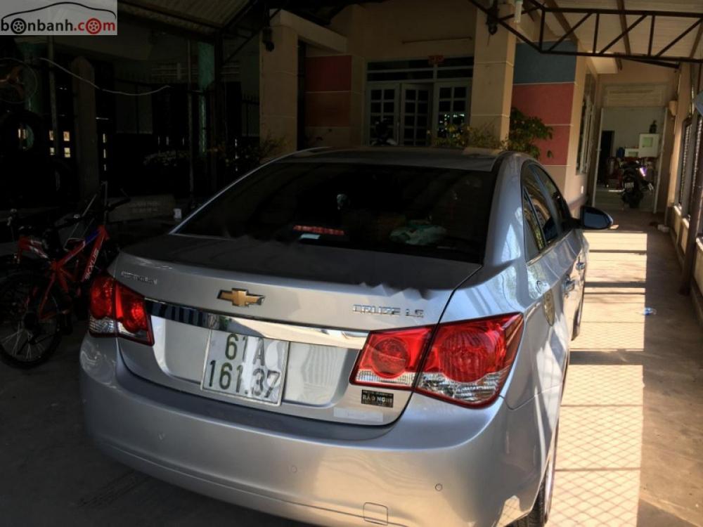 Chevrolet Cruze LS 1.6 MT 2014 - Bán xe Chevrolet Cruze LS 1.6 sản xuất năm 2014, số tay, máy xăng, màu ghi, nội thất màu đen, đã đi 97000 km