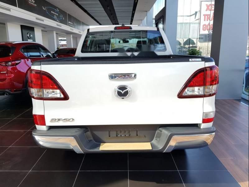 Mazda BT 50 2018 - Bán xe Mazda BT 50 năm sản xuất 2018, màu trắng