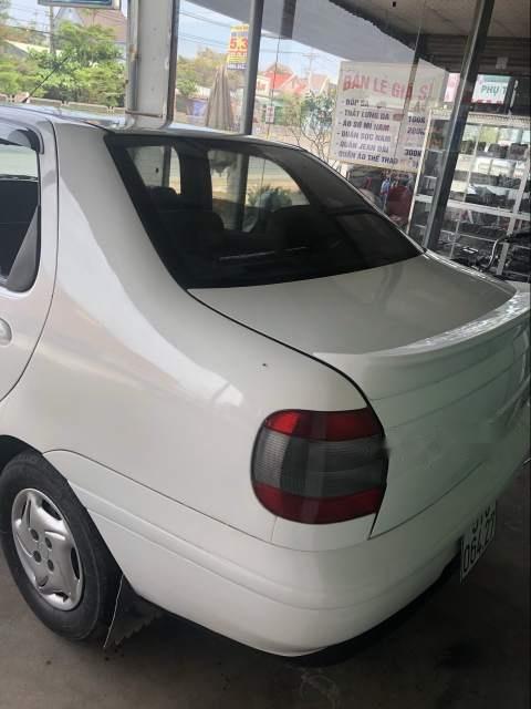 Fiat Siena ELX 2004 - Bán xe Fiat Siena ELX năm 2004, màu trắng xe gia đình, giá chỉ 80 triệu