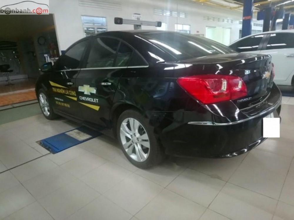 Chevrolet Cruze LTZ 1.8L 2017 - Bán lại xe Chevrolet Cruze LTZ 1.8L năm 2017, màu đen như mới