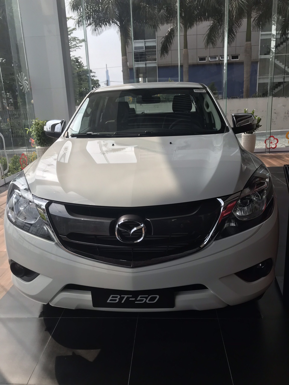 Mazda BT 50 2.2MT 2019 - Bán Mazda BT50 2019, vay 85%, trả trước 108tr