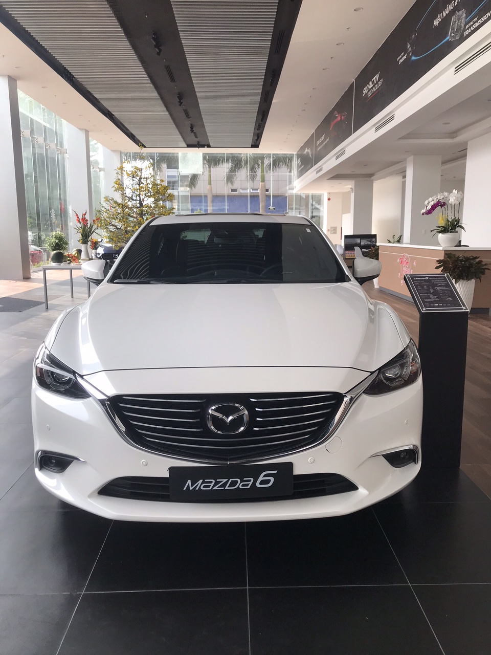 Mazda 6  2.0 Premium 2019 - Bán Mazda 6 2.0 Premium, vay 85% trả trước 216tr lấy xe