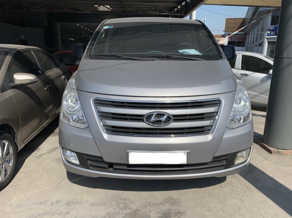 Hyundai Grand Starex 2016 - Bán Grand Starex 2016, màu bạc, giá TL, hỗ trợ trả góp