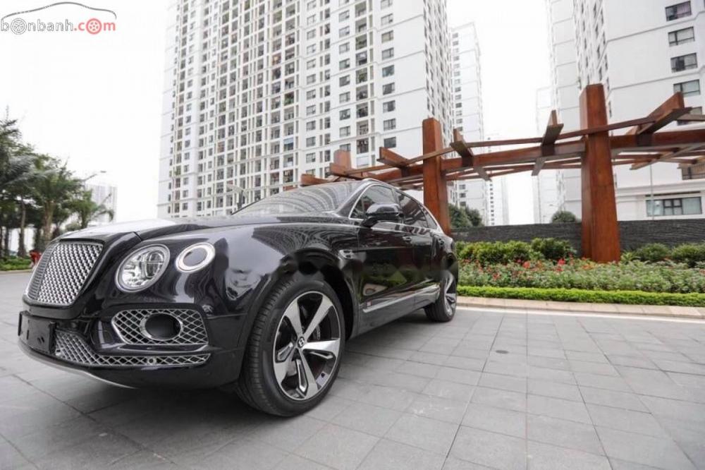 Bentley Bentayga   2016 - Cần bán Bentley Bentayga năm 2016, màu đen, nhập khẩu, xe đẹp