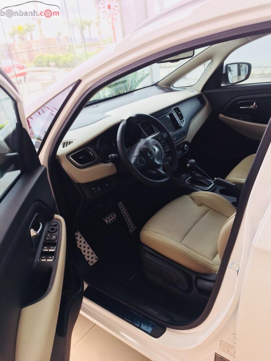 Kia Rondo GAT 2019 - Cần bán xe Kia Rondo GAT năm sản xuất 2019, màu trắng, giá tốt