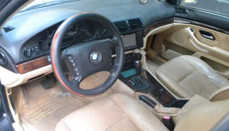 BMW 5 Series    525i 2004 - Bán xe BMW 525i, nhập khẩu nguyên chiếc từ Đức, màu đen, số tự động, đời 2004, máy còn nguyên bản